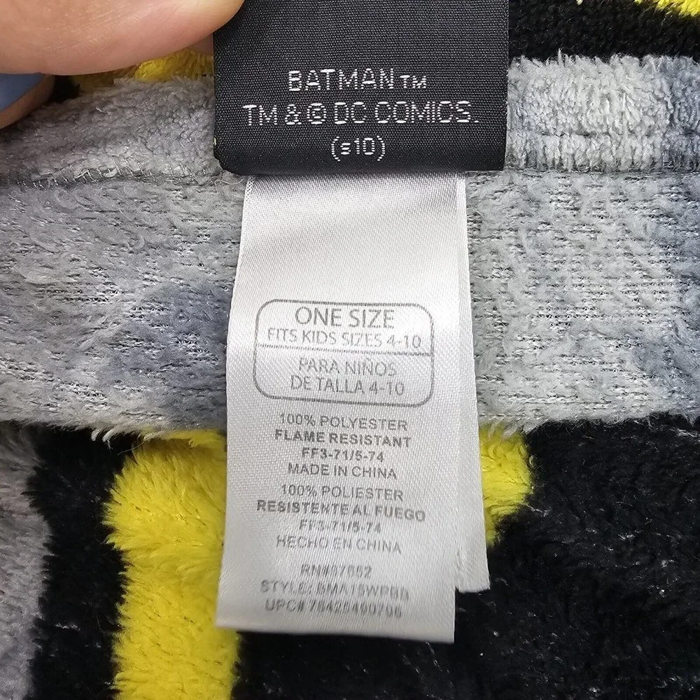 Batman Youth Boys Bath Robe One Size Kids Sizes 4-10 Gray Fleece Bat Back Logo